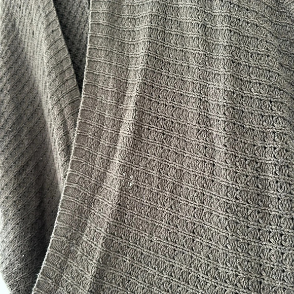 AE brownish grey shawl - Picture 2 of 4